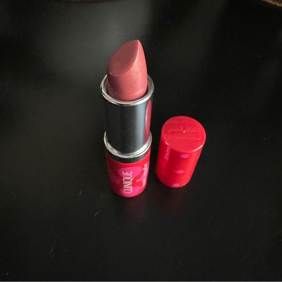 CLINIQUE - brand new 02 Bare pop lipstick - Picture 2 of 3
